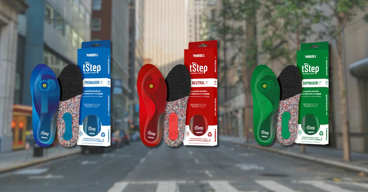 Plantillas tStep para pisada pronadora, neutra y supinadora sobre fondo urbano desenfocado.